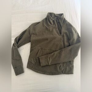 The North Face Women's Charcoal Gray Pullover